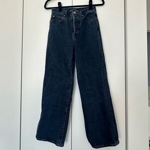 Denim Forum
The Farrah Hi-Rise Wide Jean Black Size 25